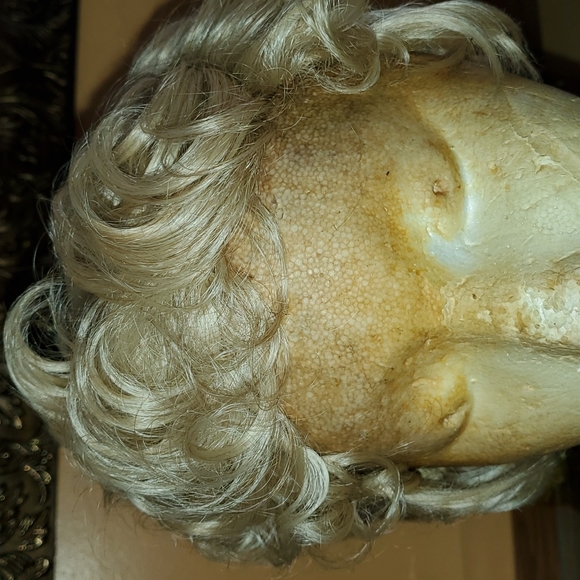 it's a wig Other - 🆕️It's a wig  Platinum blonde